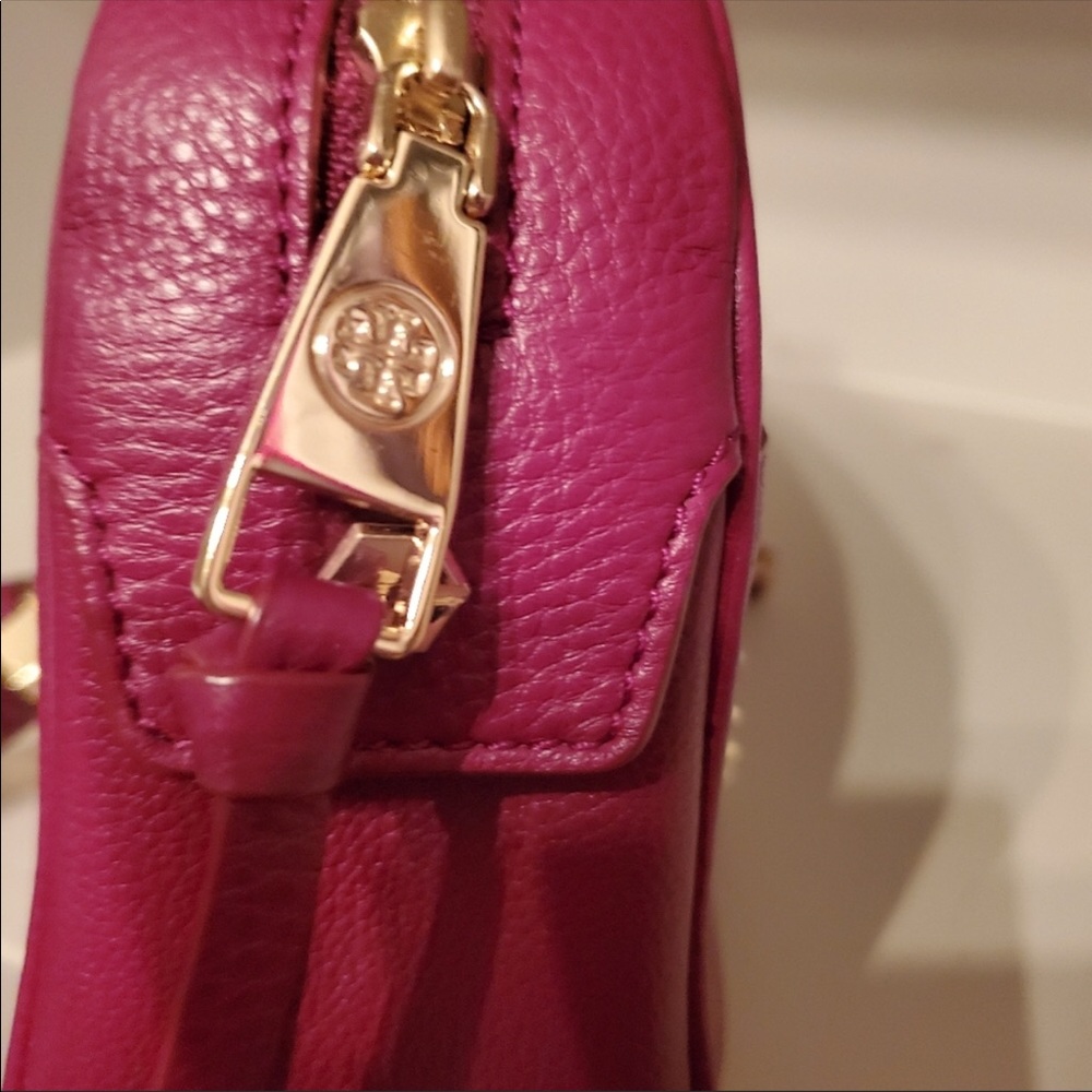 Tory Burch Camera Bag - Picture 4 of 4